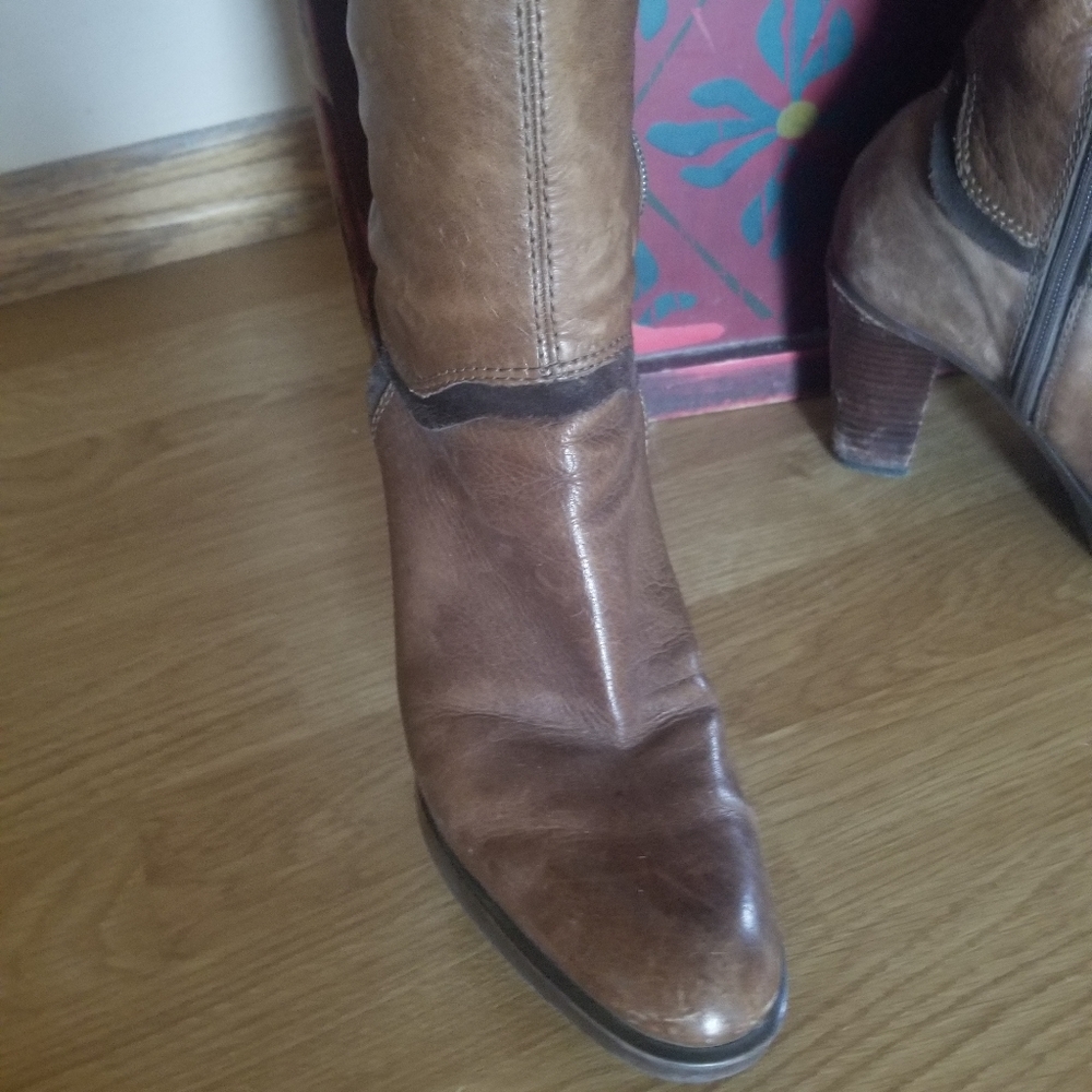 Heeled Boot - Picture 4 of 8